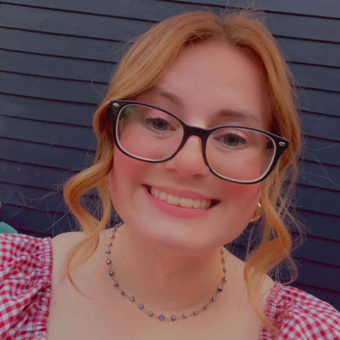 Miss Taylor,teaching online interactive classes for kids on Allschool