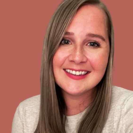 caitlin-teaching-online-interactive-classes-for-kids-on-allschool