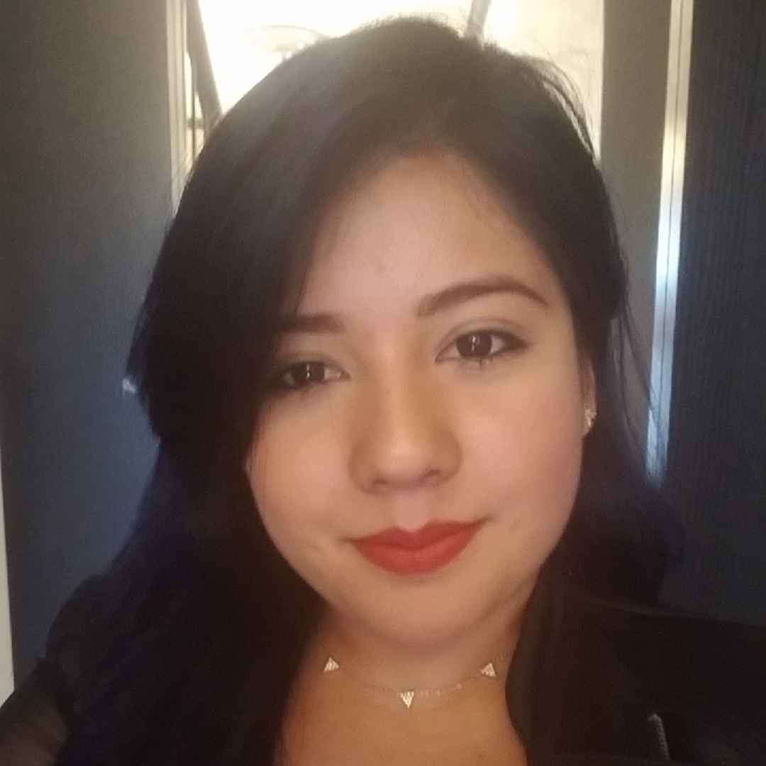Ms. Santiago,teaching online interactive classes for kids on Allschool